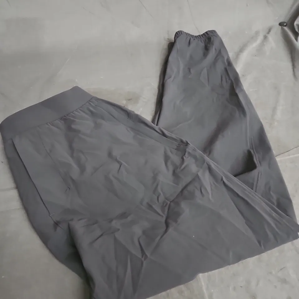 LULULEMON GREY TRACK PANTS SIZE M