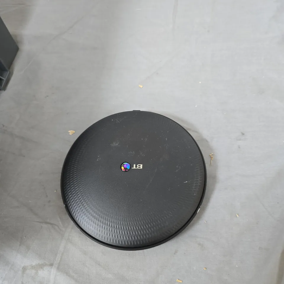 BOX OF APPROXIMATELY 15 ASSORTED ITEMS TO INCLUDE: BT ROUTER 