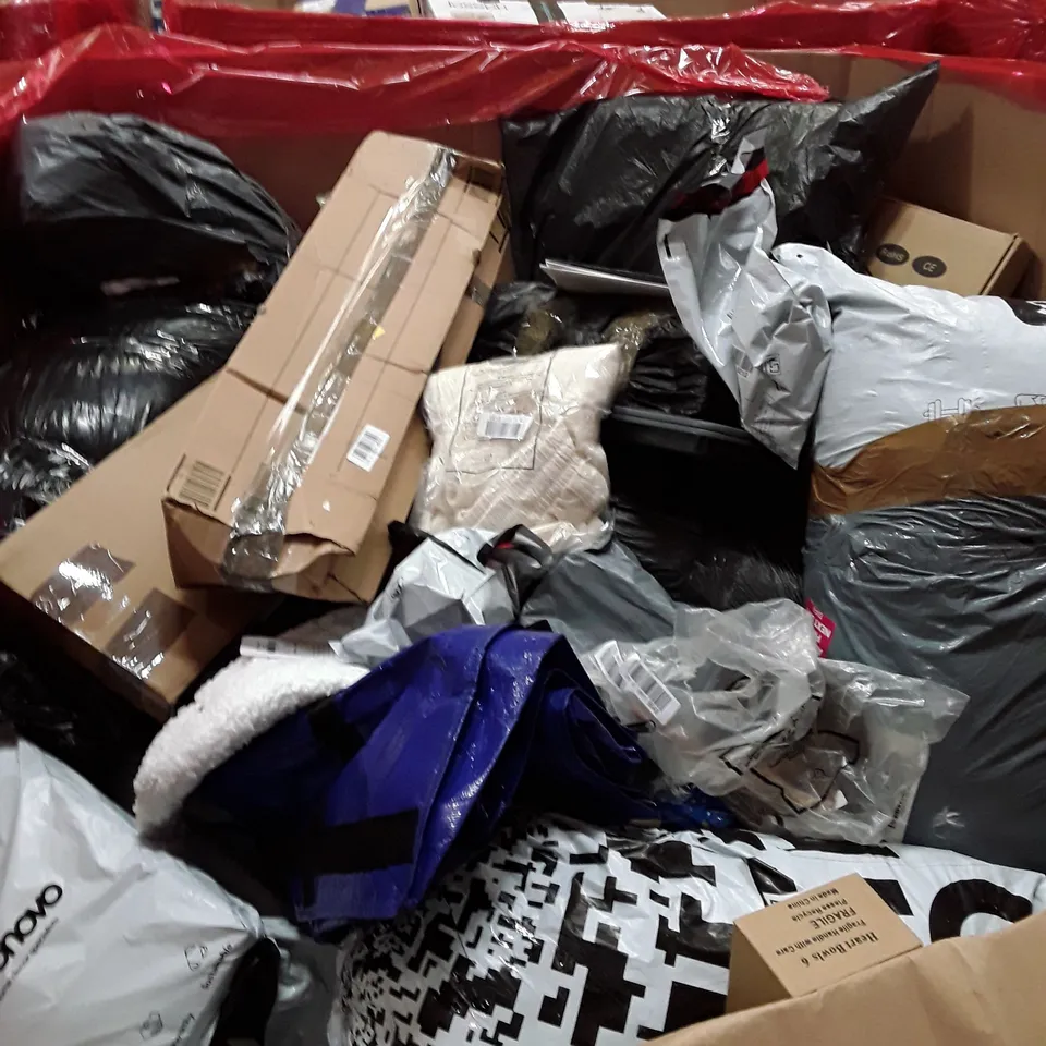 PALLET OF ASSORTED HOUSEHOLD GOODS AND PRODUCT TO INCLUDE; MICRO FIBRE SPRAY MOP, CLOTHING HANGERS, 2IN1 OIL DISPENSER, BOXED FURNITURE ETC 