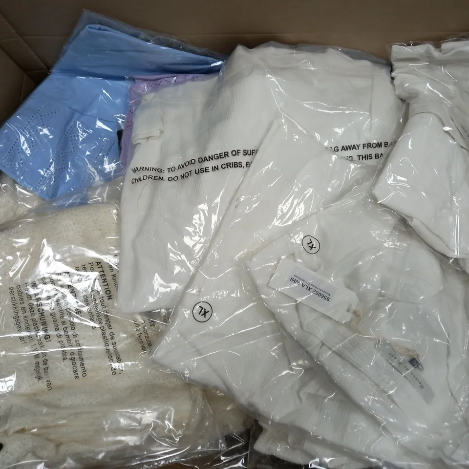 LARGE BOX OF MAISON DE NIMES CLOTHING COMING IN VARIOUS SIZES AND COLOURS 
