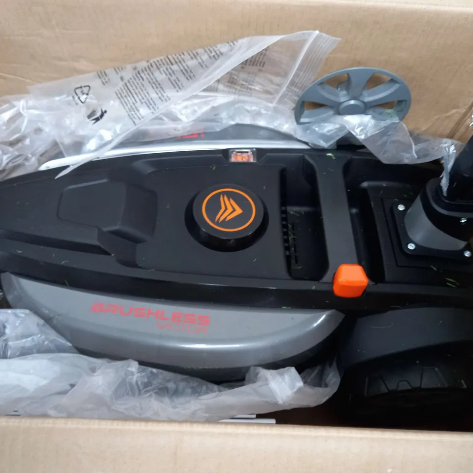 BOXED YARD FORCE IFLEX 12V MOWER & GRASS TRIMMER 