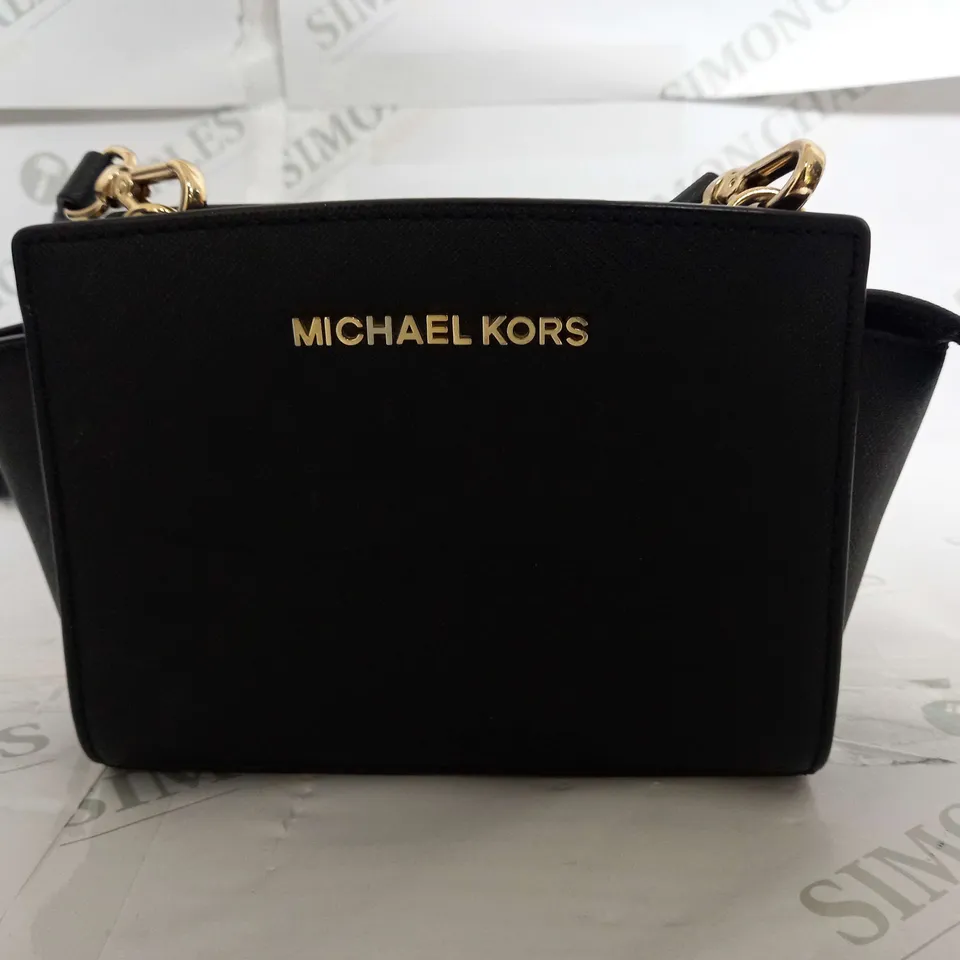 MICHAEL KORS MINI OVER THE SHOULDER BAG 