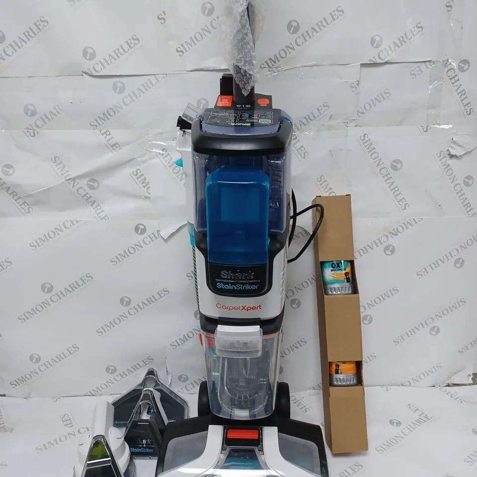 SHARK CARPET XPERT DEEP CARPET CLEANER & BUILT IN STAIN STRIKER EX200UK