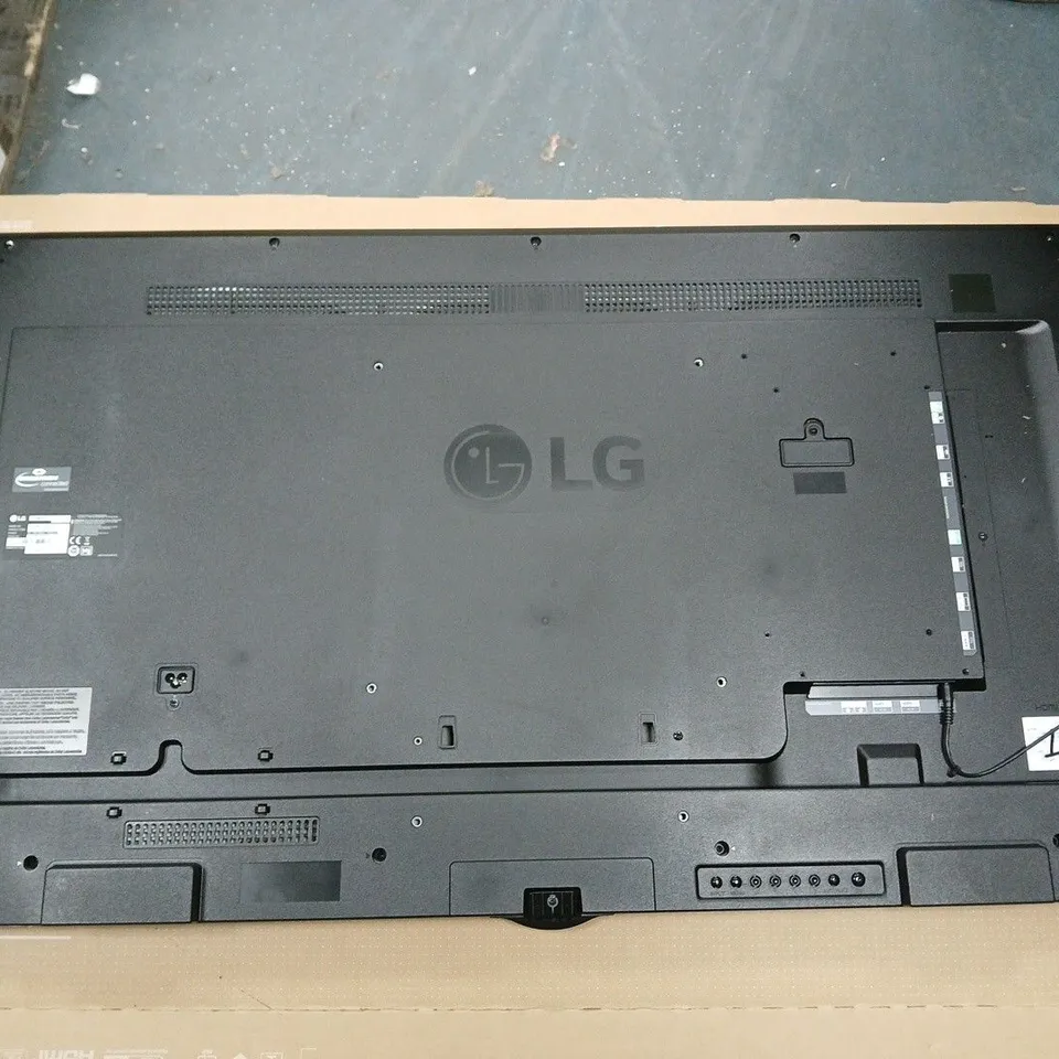 LG 49SM5KE-B 49" COMMERCIAL SIGNAGE DISPLAY – ONBOARD SETUP. BOXED. NO POWER SUPPLY OR ACCESSORIERS
