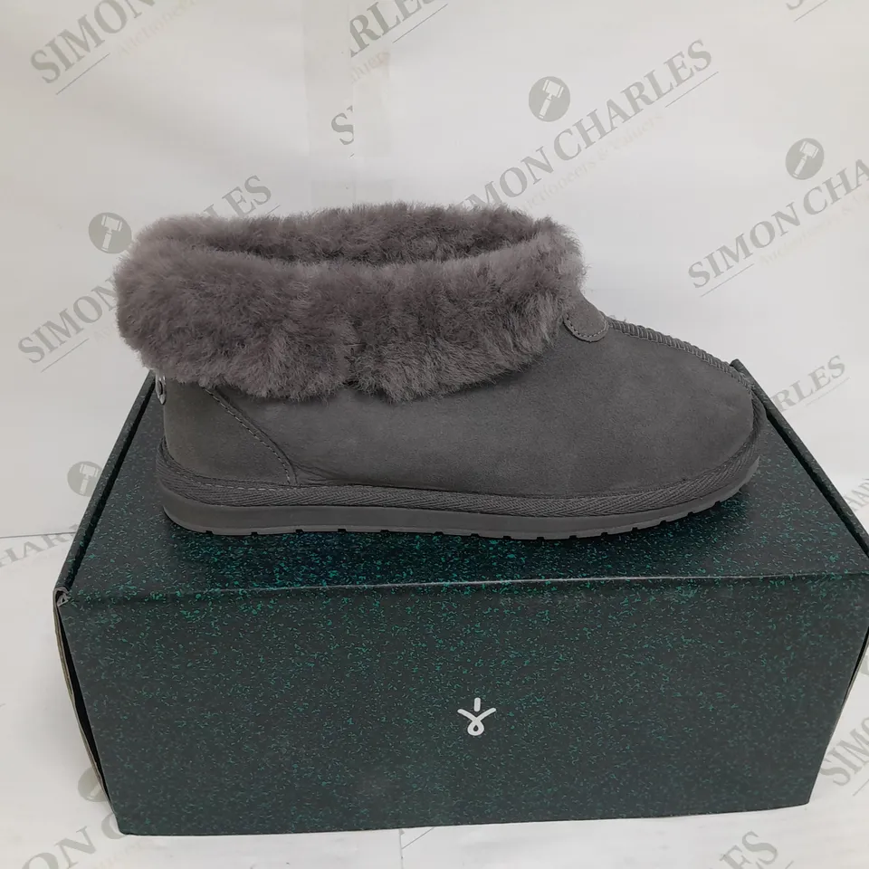 EMU PLATINUM ALBANY BOOTS - CHARCOAL - UK 6