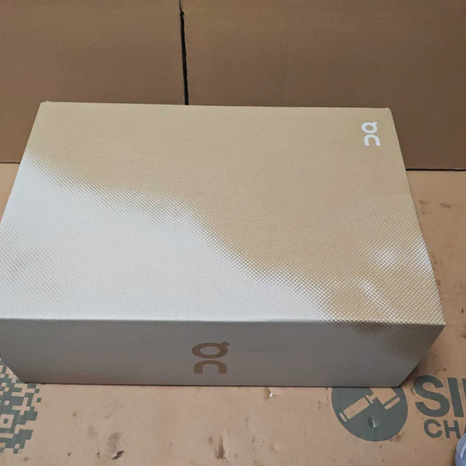 BOXED ON RUNNING CLOUDTIL MOON WOMEN'S SHOES UK 4.5 (US 6.5)