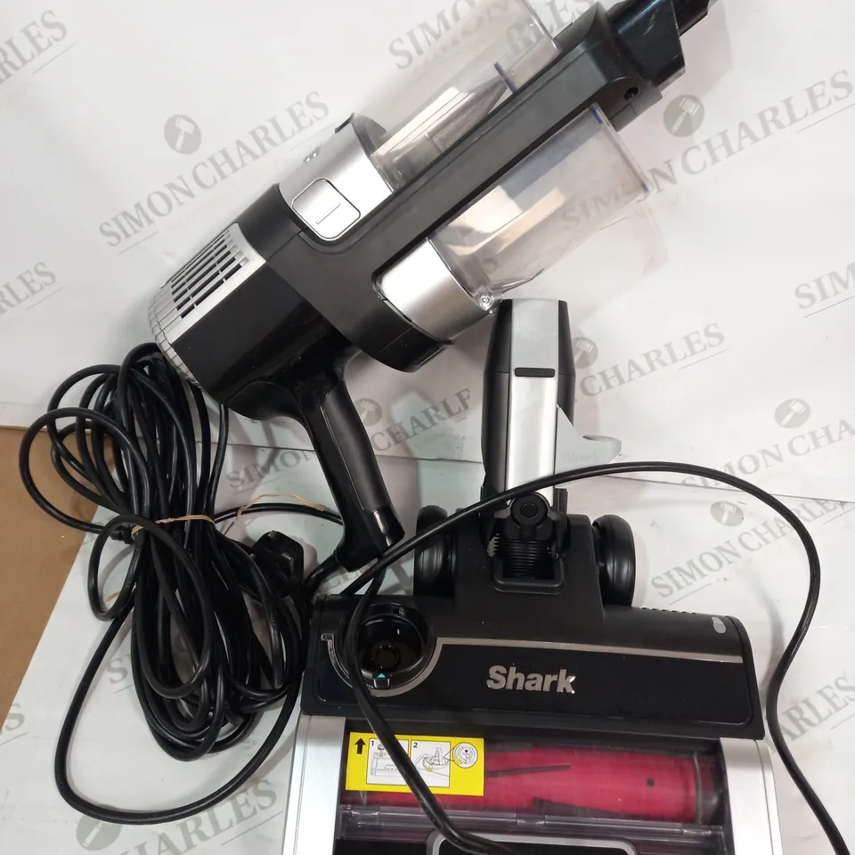 SHARK STRATOS ANTI HAIR WRAP PET PRO VACUUM CLEANER