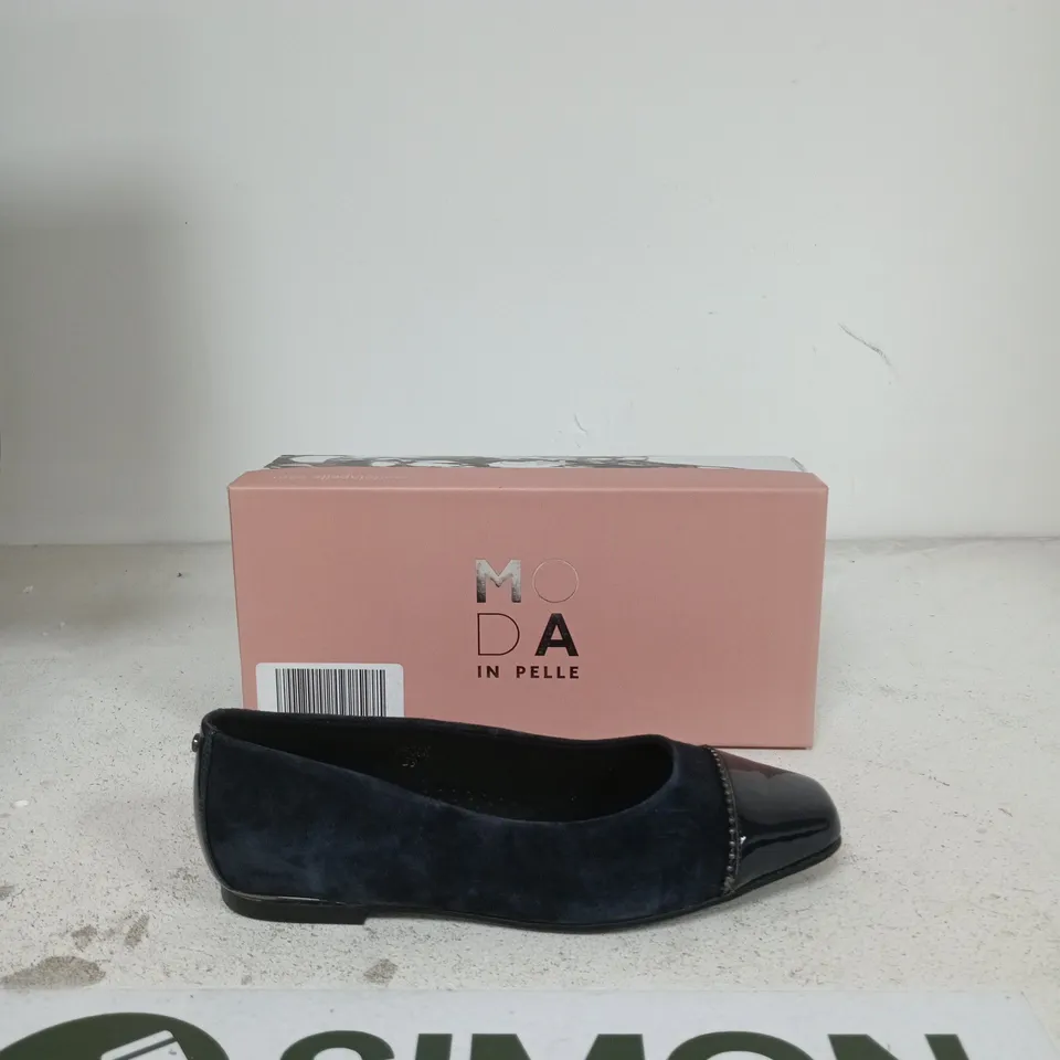 MODA IN PELLE NAVY SUEDE FLATS WITH PATENT TOE CAP – BOXED EU SIZE 39
