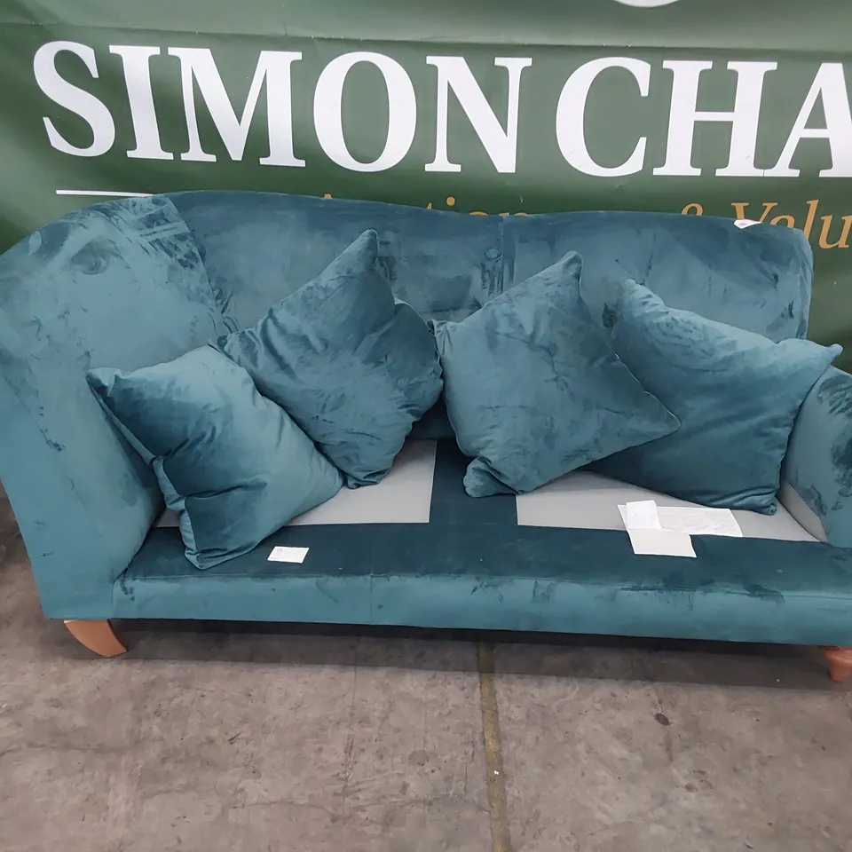 DESIGNER 2.5 SEATER HUGH BACKED SOFA PLUSH TURQUOISE FABRIC WITH SCATTER CUSHIONS 