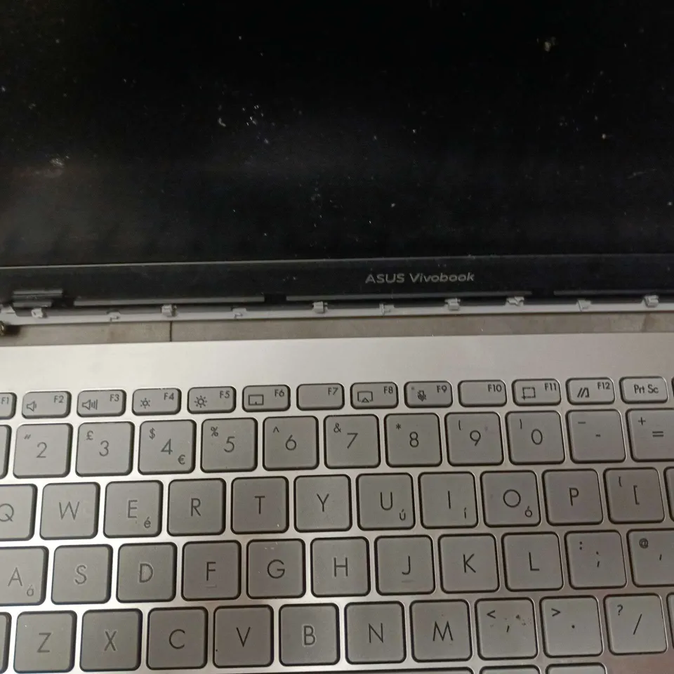 ASUS VIVOBOOK GO 15 SONIC MASTER SILVER