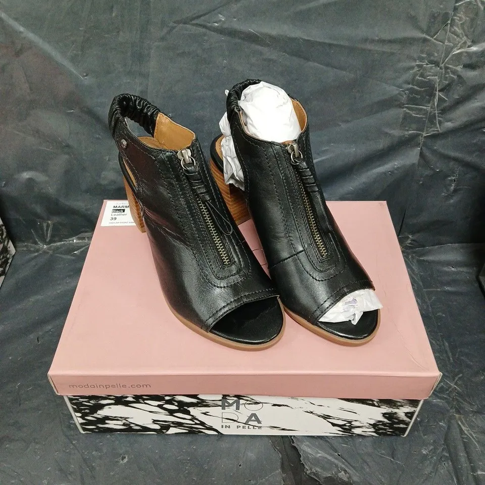 BOXED PAIR OF MODA IN PELLE MARMIE BLACK LEATHER BOOTS - 6