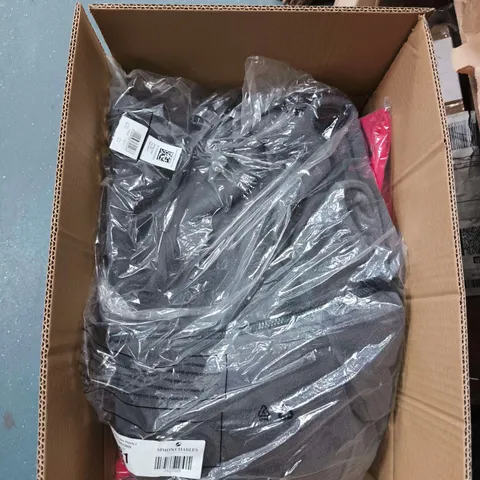 BOX OF APPROXIMATELY 20 ASSORTED REGATTA CLOTHING ITEMS