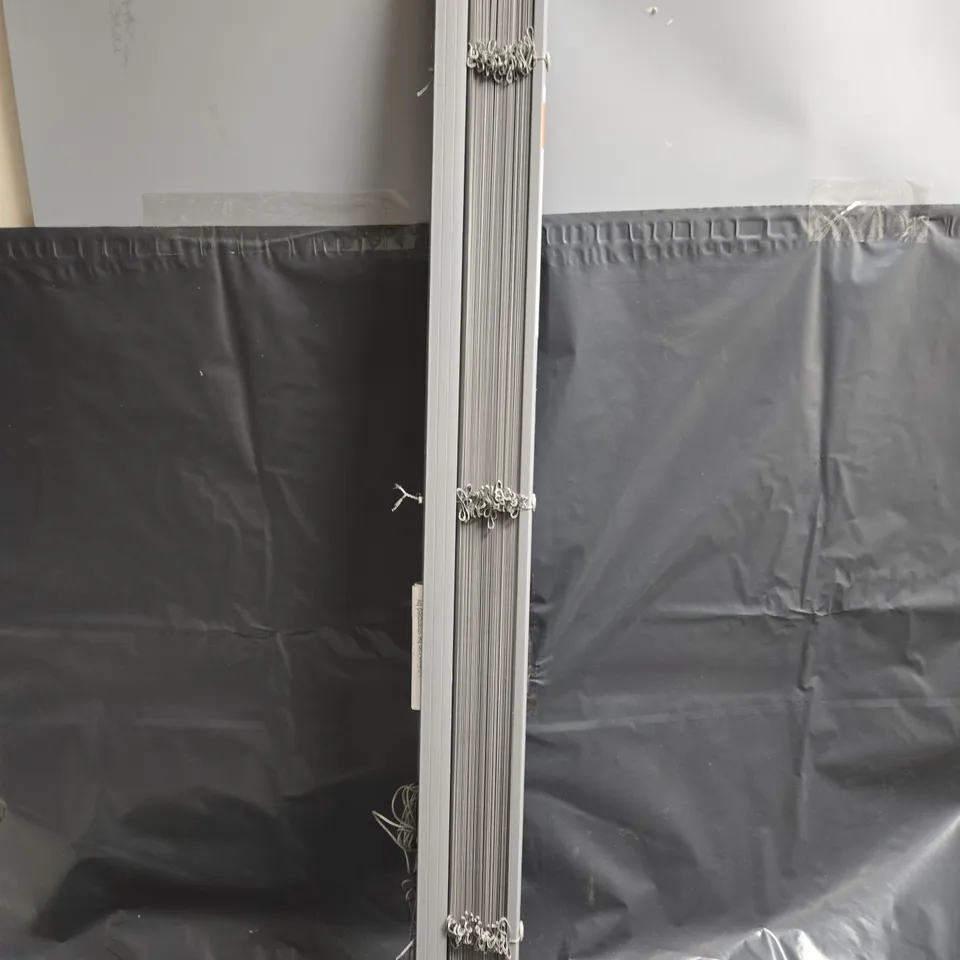 PVC VENETIAN BLIND IN GREY