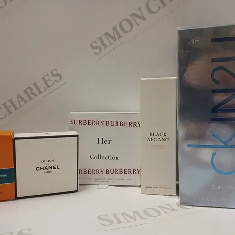 BOX OF APPROX 5 ASSORTED FRAGRANCE PRODUCTS TO INCLUDE CLAVIN KLEIN CKIN2U EAU DE TOILETTE, BURBERRY HER EAU DE PARFUM, HERMES PARIS EAU D'ORANGE VERTE EAU DE COLOGNE, ETC