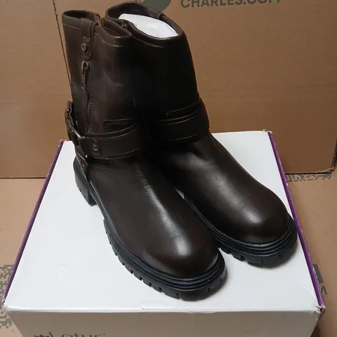 LOTUS HARLEY BROWN LEATHER BOOTS, UK 7