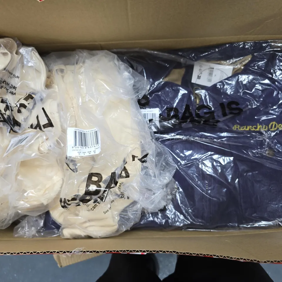 APPROXIMATELY 5 ASSORTED CLOTHING ITEMS IN VARIOUS SIZES, COLOURS & STYLES TO INCLUDE GARAGE JACKET, ESTELLE MINI SLIP DRESS, CROPPED SHERPA JACKET, ETC