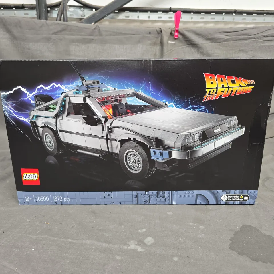 BOXED LEGO BACK TO THE FUTURE DELORIAN - 10300