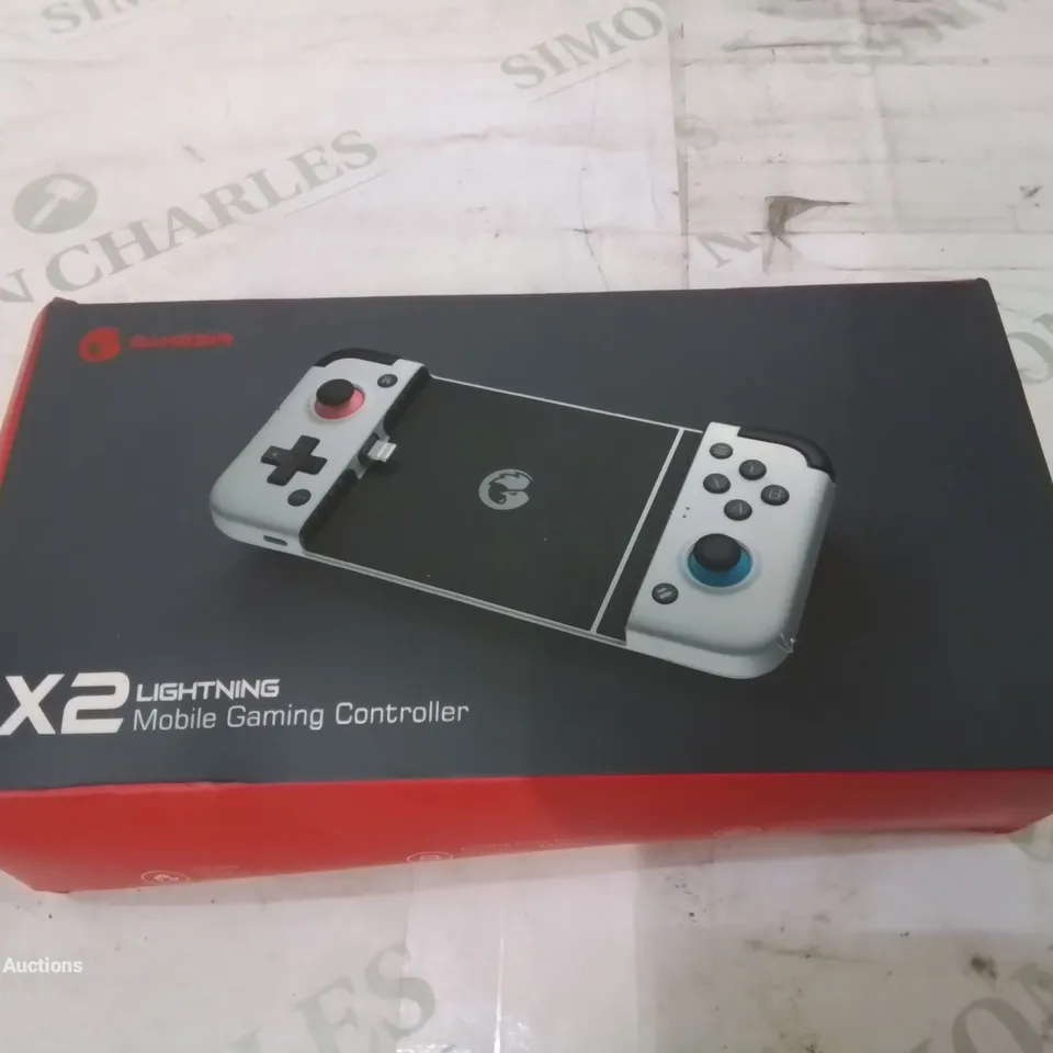 BOXED X2 LIGHTNING MOBILE GAMING CONTROLLER FOR PHONES.