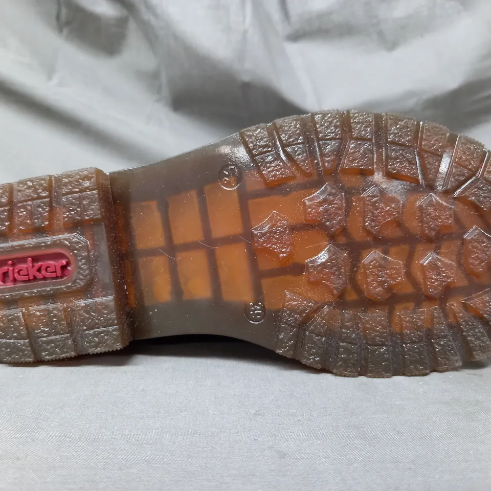 BOXED PAIR OF RIEKER BOOTS IN RED SIZE 6