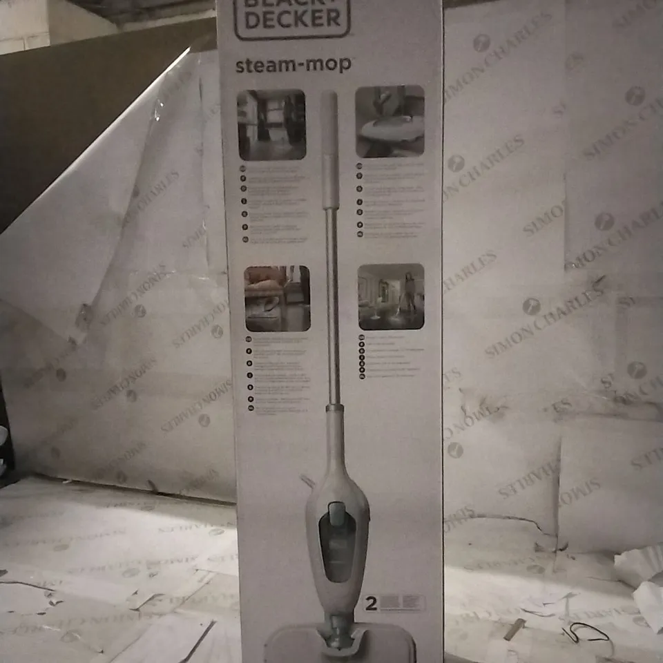 BOXED BLACK & DECKER STEAM MOP
