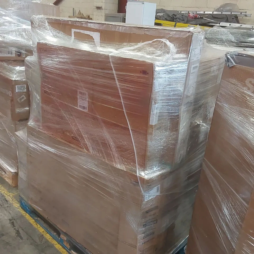 PALLET CONTAINING A LARGE QUANTITY OF ASSORTED DAMAGED TVs