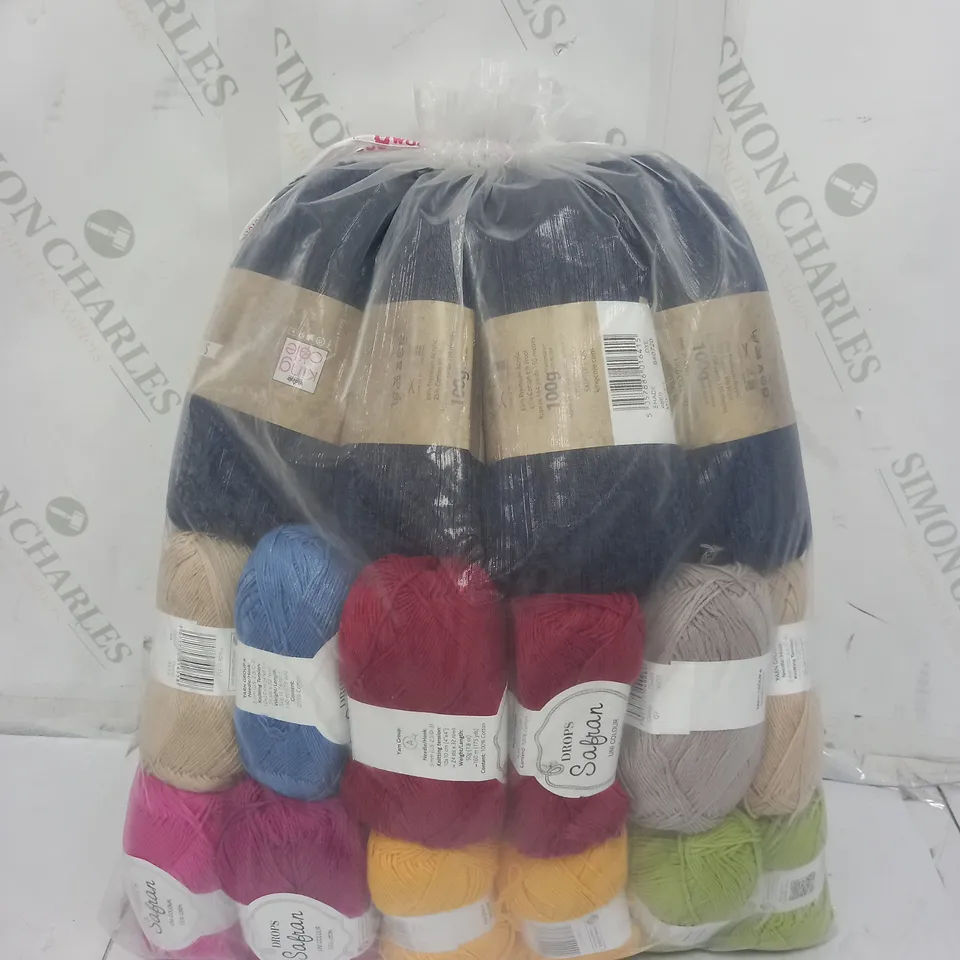 BAG OF ASSORTED YARN IN VARIOUS COLOURS AND WEIGHTS TO INCLUDE KING COLE DRIFTER SUBTLE CHUNKY AND SAFRON DROPS COTTON