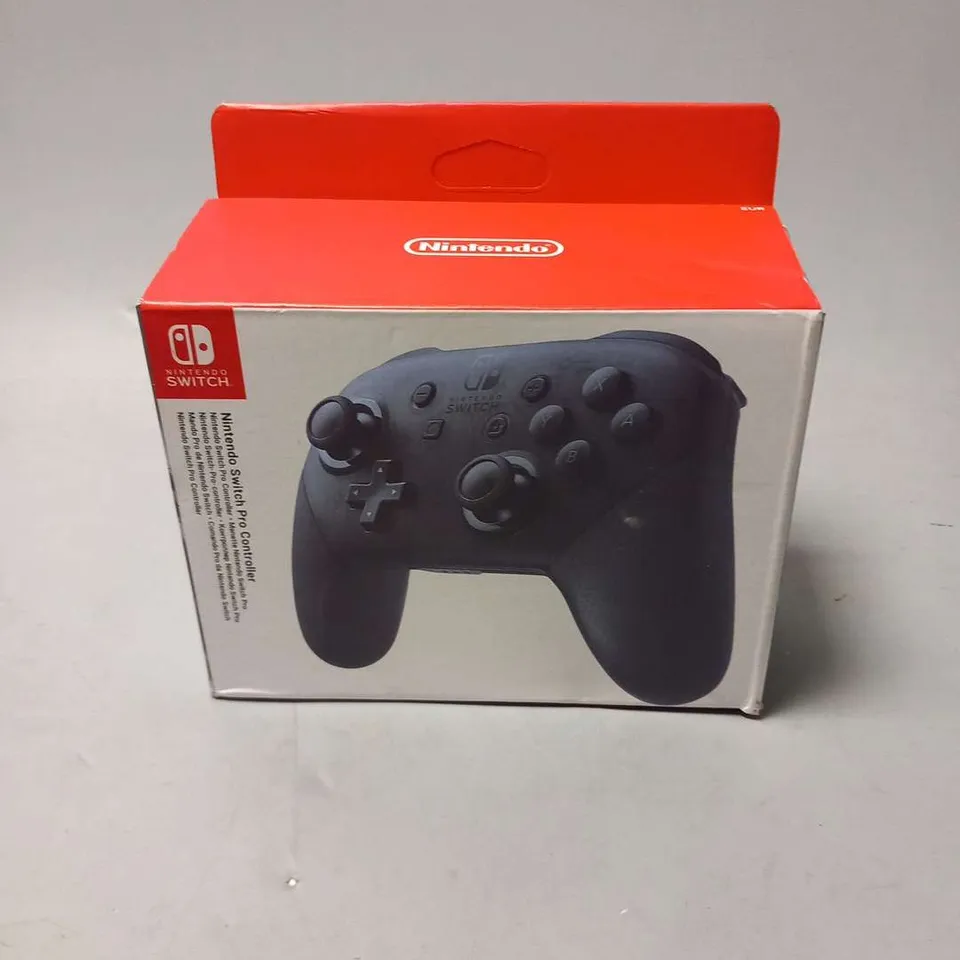 BOXED INTENDO SWITCH PRO CONTROLLER 