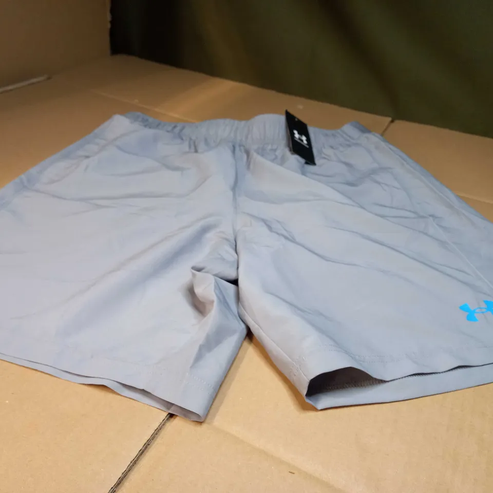 UNDER ARMOUR GREY SPORTS SHORTS - LARGE