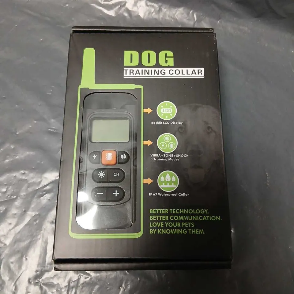 DOG TRAINING COLLAR WITH REMOTE LCD DISPLAY – BOXED