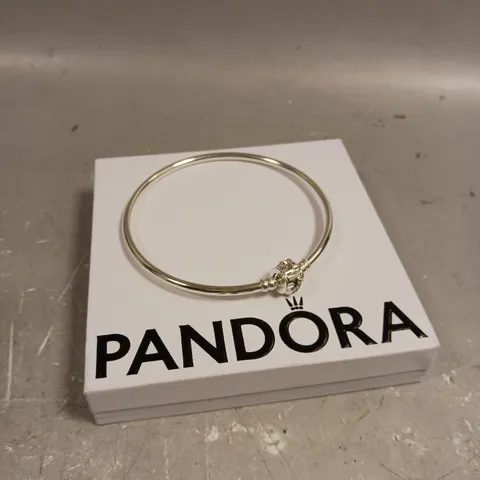 PANDORA MOMENTS ROUND CLASP BRACELET