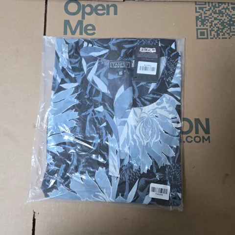 LARGE QUANTITY OF ASSORTED ITEMS TO INCLUDE COTTON JOGGERS, LEOPARD PRINT TOP, FLORAL T SHIRT IN VARIOUS SIZES - COLLECTION ONLY