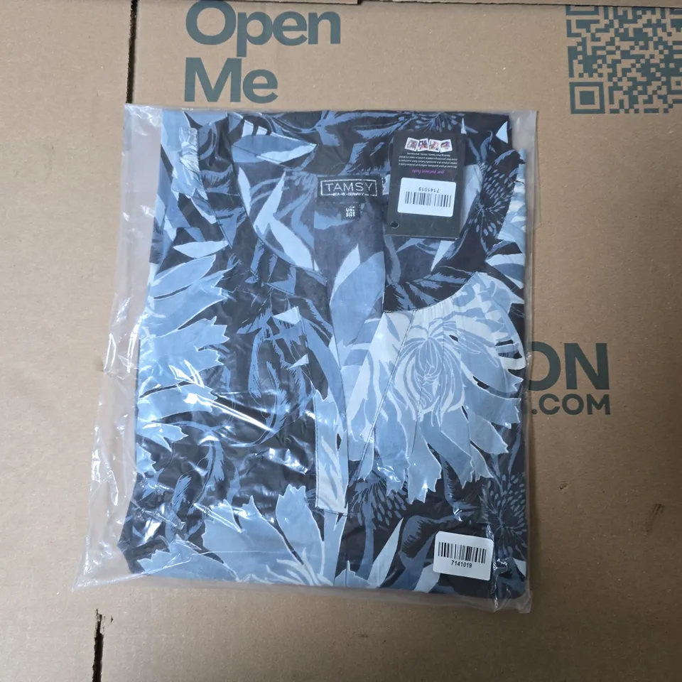 LARGE QUANTITY OF ASSORTED ITEMS TO INCLUDE COTTON JOGGERS, LEOPARD PRINT TOP, FLORAL T SHIRT IN VARIOUS SIZES - COLLECTION ONLY