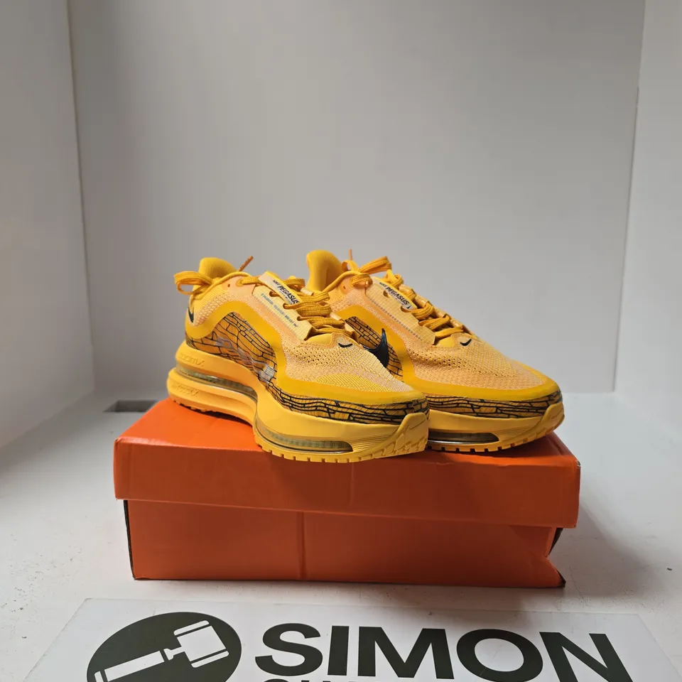 BOXED PAIR OF PEGASUS PREMIUM TRAINERS SIZE UK 8