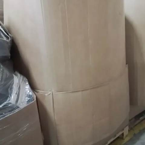 PALLET CONTAINING A LARGE QUANTITY OF HEATED BLANKETS