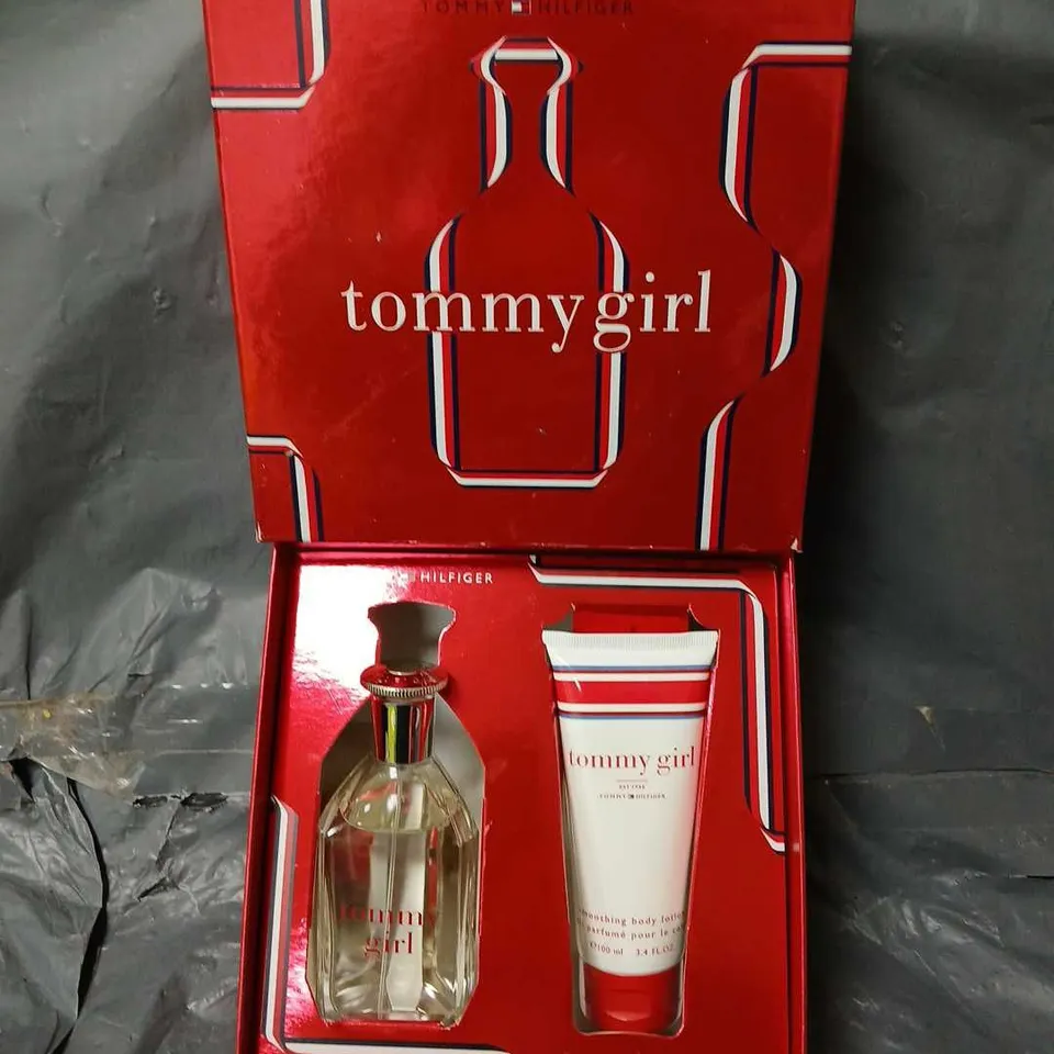 TOMMY HILFIGER TOMMY GIRL EAU DE TOILETTE SPRAY 100ML AND BODY LOTION 100ML GIFT SET 