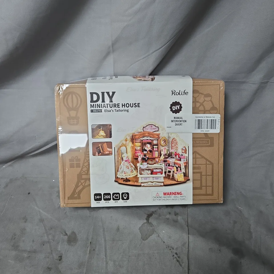 ROLIFE ELSA'S TAILORING DIY MINIATURE HOUSE – CRAFT KIT