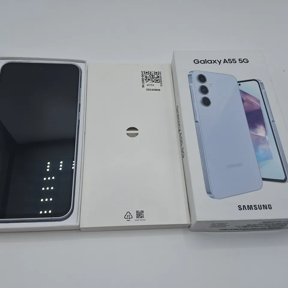 BOXED SAMSUNG GALAXY A55 5G 8/256GB IN AWESOME ICEBLUE - SM-A556B