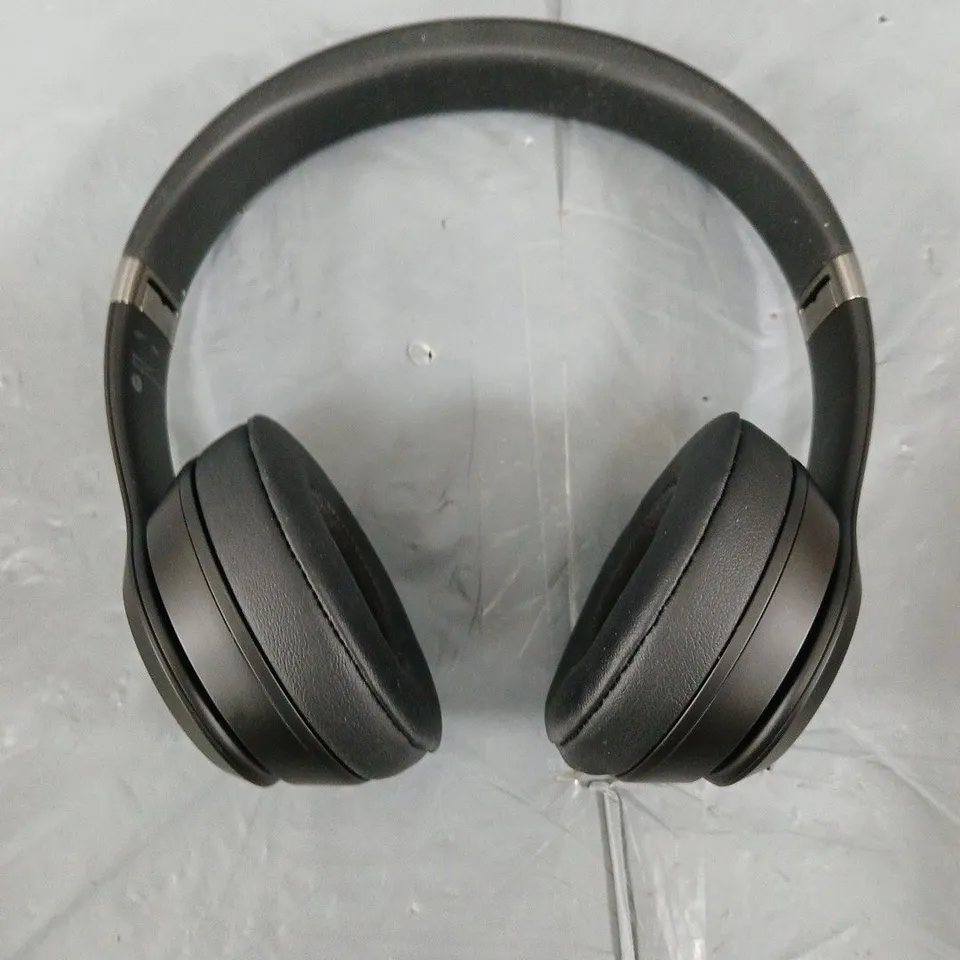 BEATS SOLO4 MATTE IN BLACK 