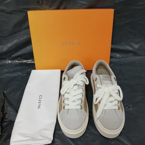 BOXED PAIR OF CLEENS ACE DOVE GREY UK 9
