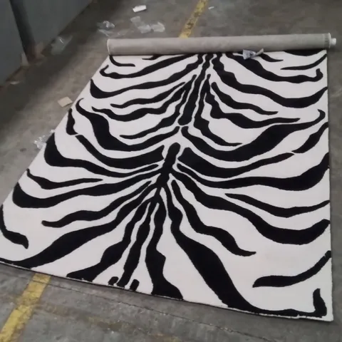 SCHELL ANIMAL PRINT WOLL AREA RUG 274X183CM