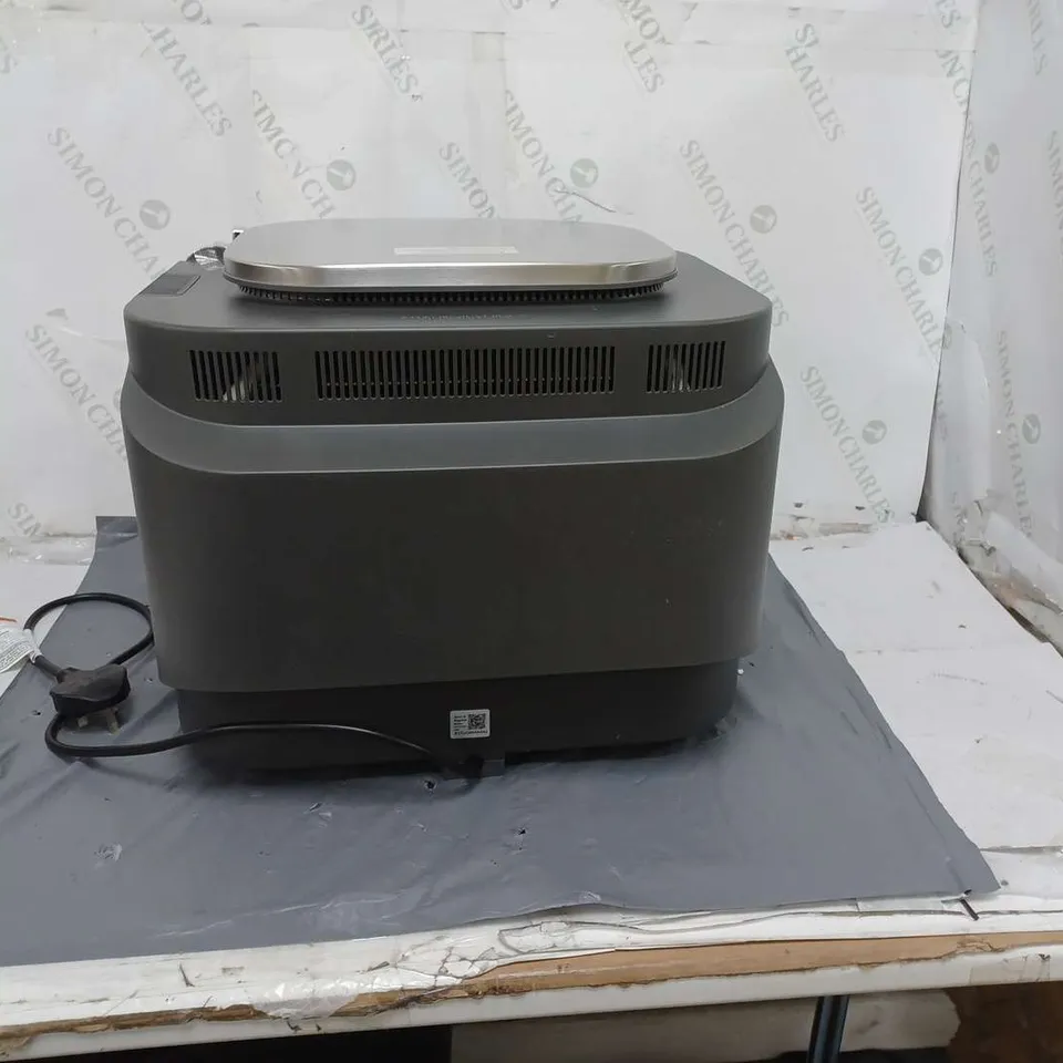 BOXED NINJA MULTIFUNCTION 14-IN-1 OVEN & AIR FRYER, DAMAGED ON BACK