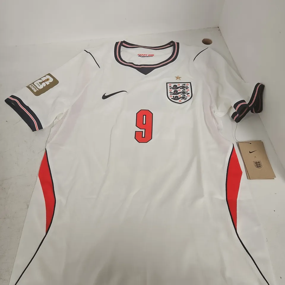 ENGLAND FOOTBALL SHIRT – KANE 9, WHITE NIKE HOME/AWAY STYLE (UK S)