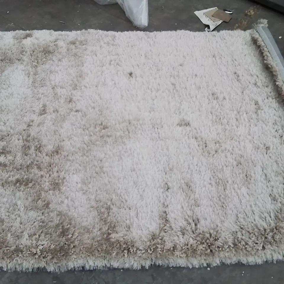 STILLAGE OF APPROXIMATELY 17 XL QUALITY DESIGNER RUGS