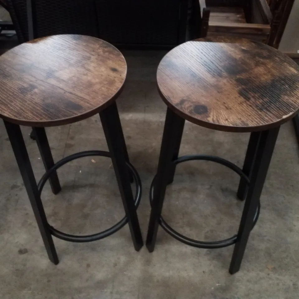 SET OF 2 ROUND BARSTOOLS - BROWN/BLACK FRAME