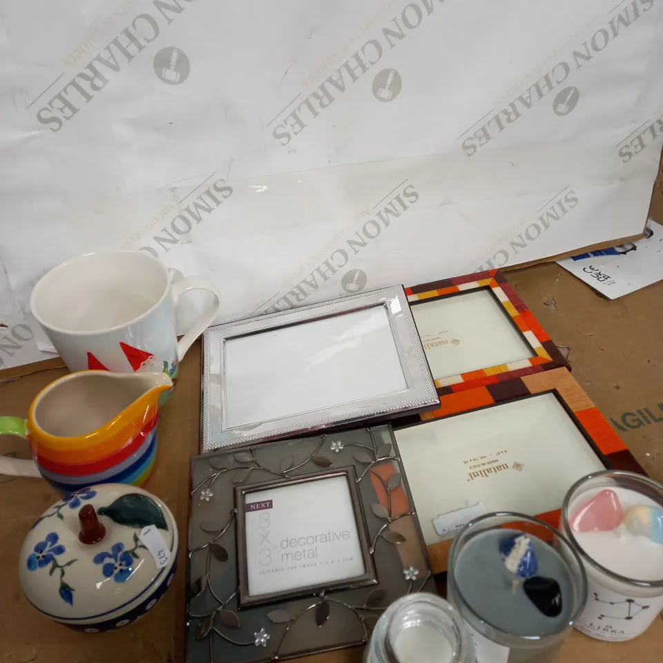 LOT OF ASSORTED HOUSEHOLD ITEMS 