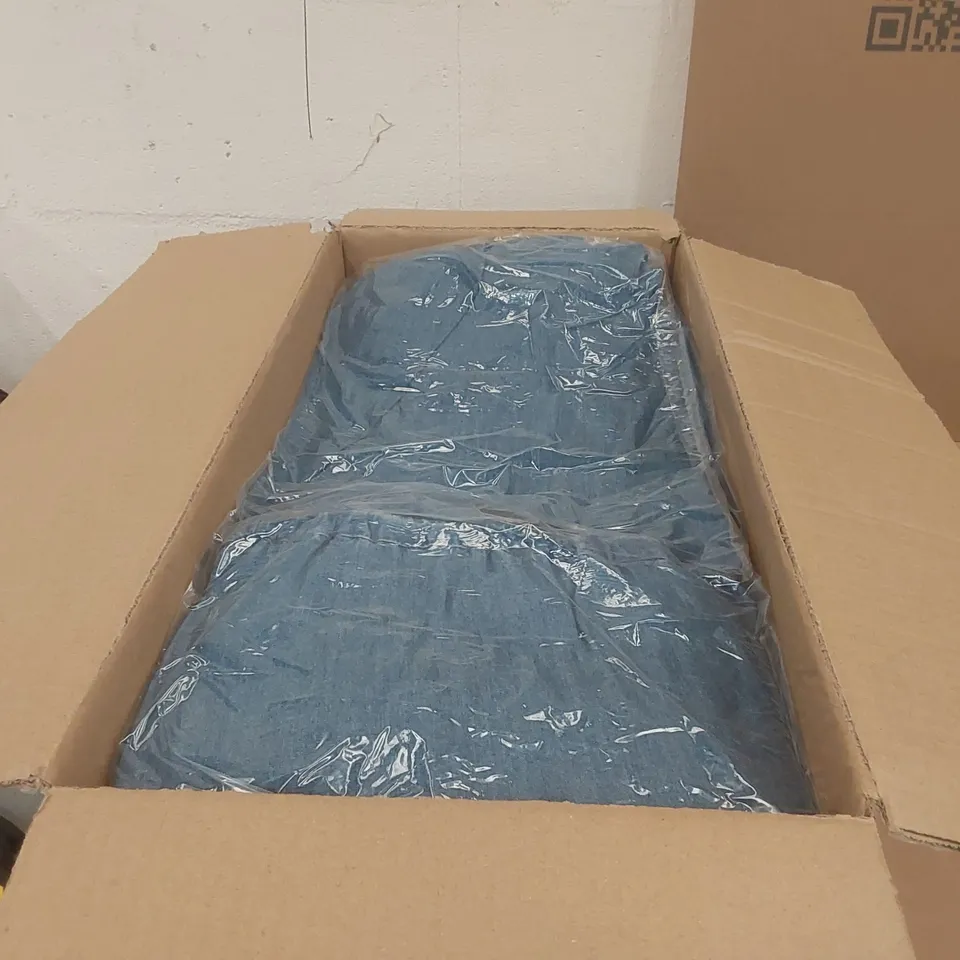 BOX CONTAINING APPROXIMATELY 13x BRAND NEW SIMPLY BE MID BLUE DENIM SKIRTS - SIZE 26