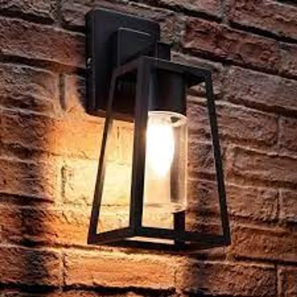 FUTCH OUTDOOR WALL LANTERN 