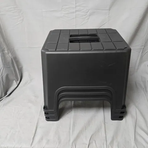 3 BLACK PLASTIC STEP STOOLS