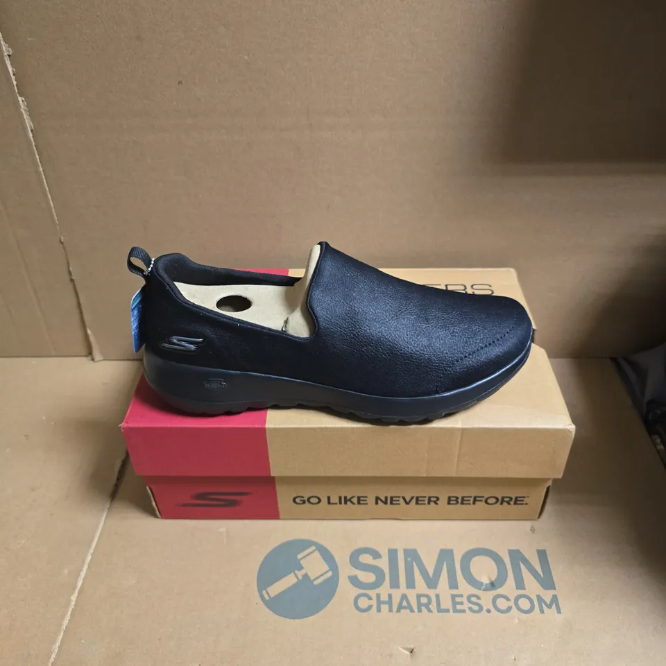 SKECHERS GO WALK SLIP-ON SHOES – NAVY/BLACK, UK 5