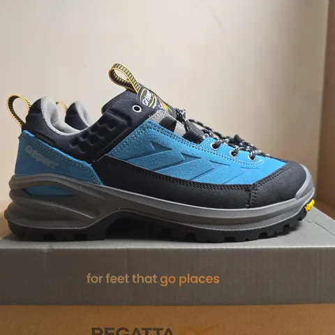 PAIR OF GRISPORT WALKING SHOES - SIZE 39
